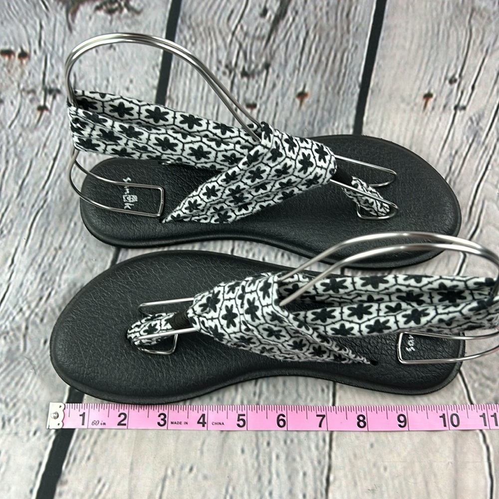 SANUK Black & White Yoga Mat Thong Sling Back Soft Cotton Sandals - Picture 7 of 17